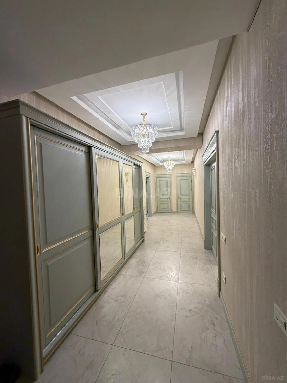 Kirayə verilir 3 otaqlı mənzil 166 m²