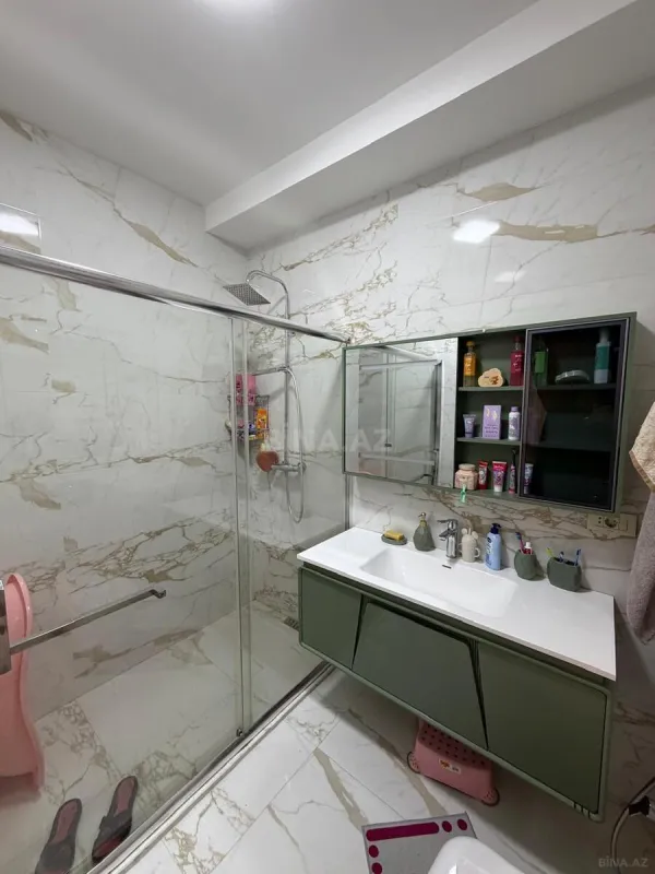 Kirayə verilir 3 otaqlı mənzil 166 m²