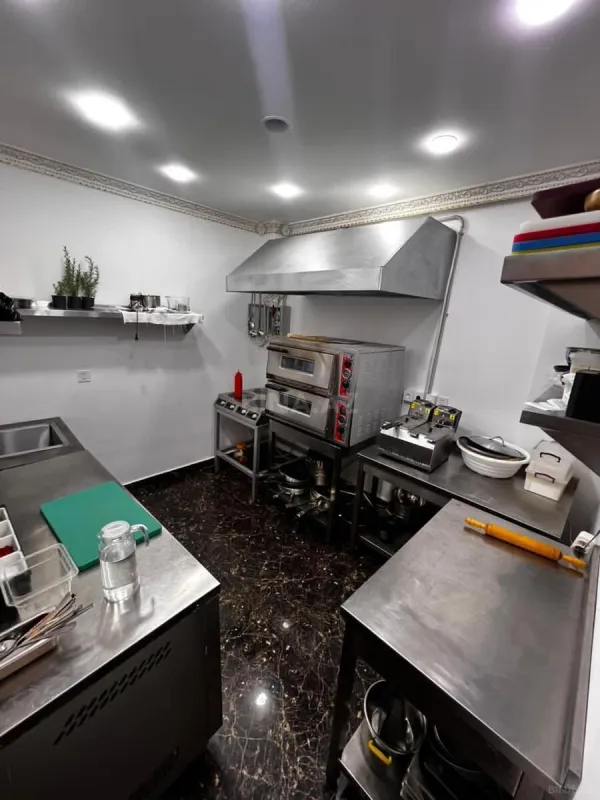 Satılır obyekt 160 m²