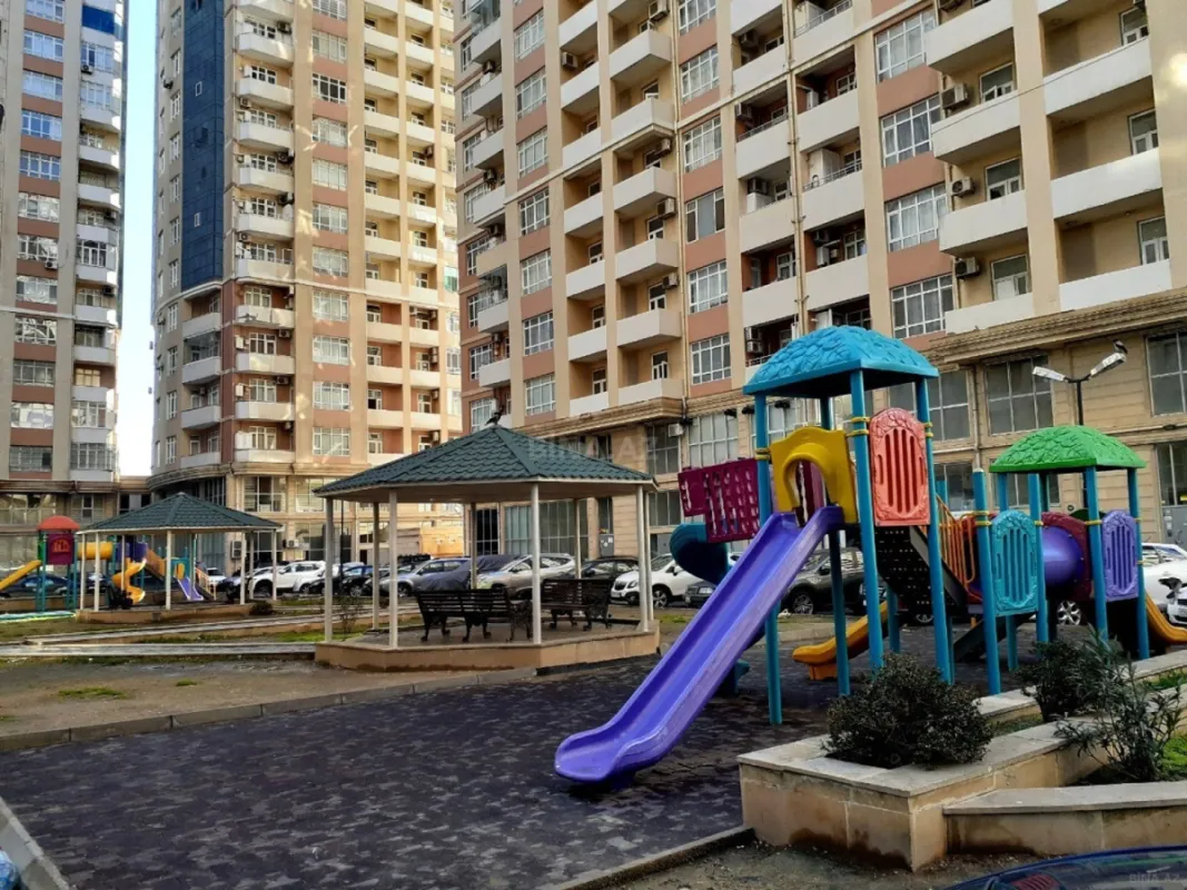 Kirayə verilir 2 otaqlı mənzil 100 m²