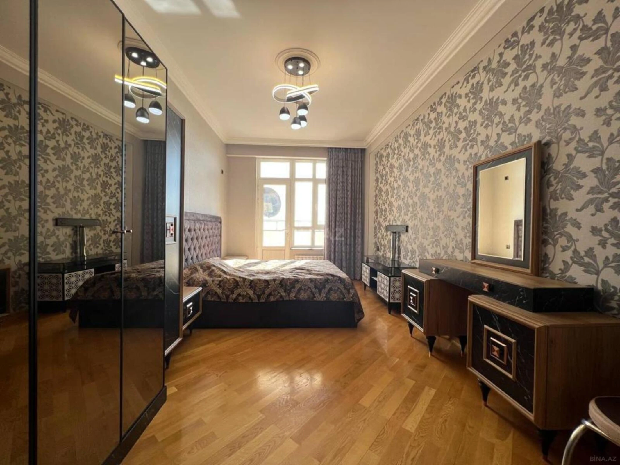 Kirayə verilir 2 otaqlı mənzil 100 m²
