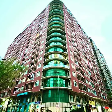 Satılır 4 otaqlı mənzil 175 m²