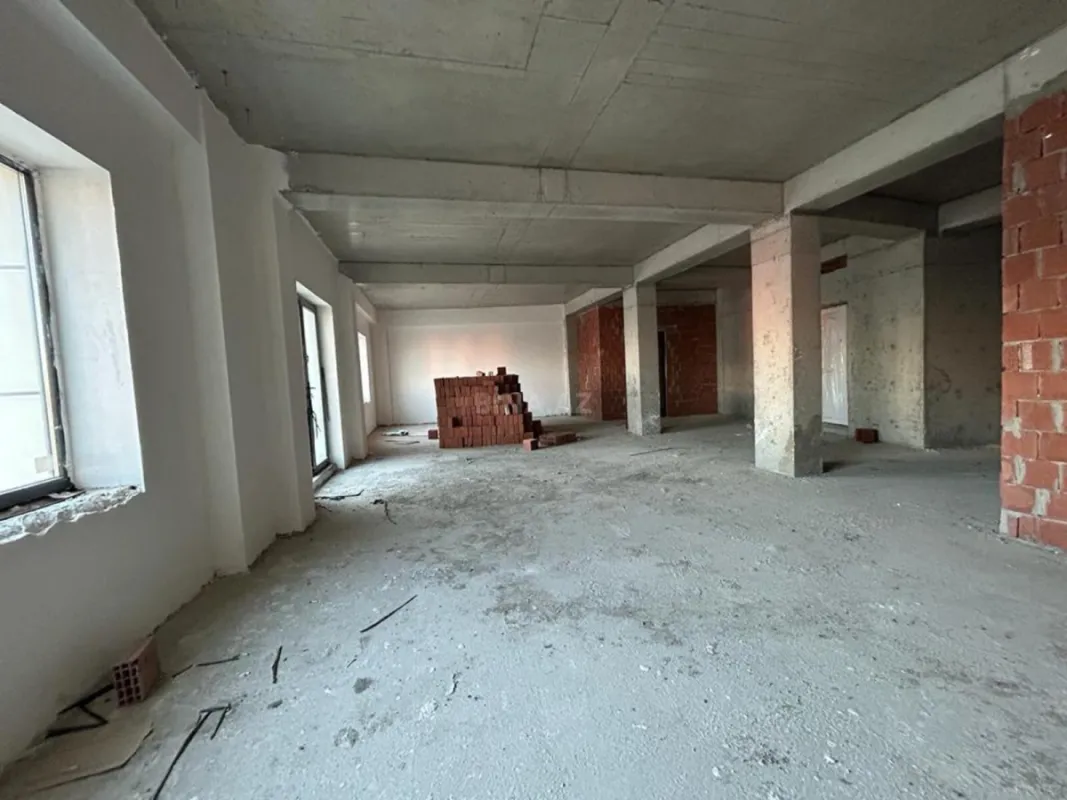 Satılır 3 otaqlı mənzil 140 m²