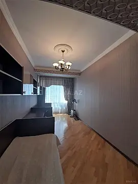 Satılır 3 otaqlı mənzil 121 m²