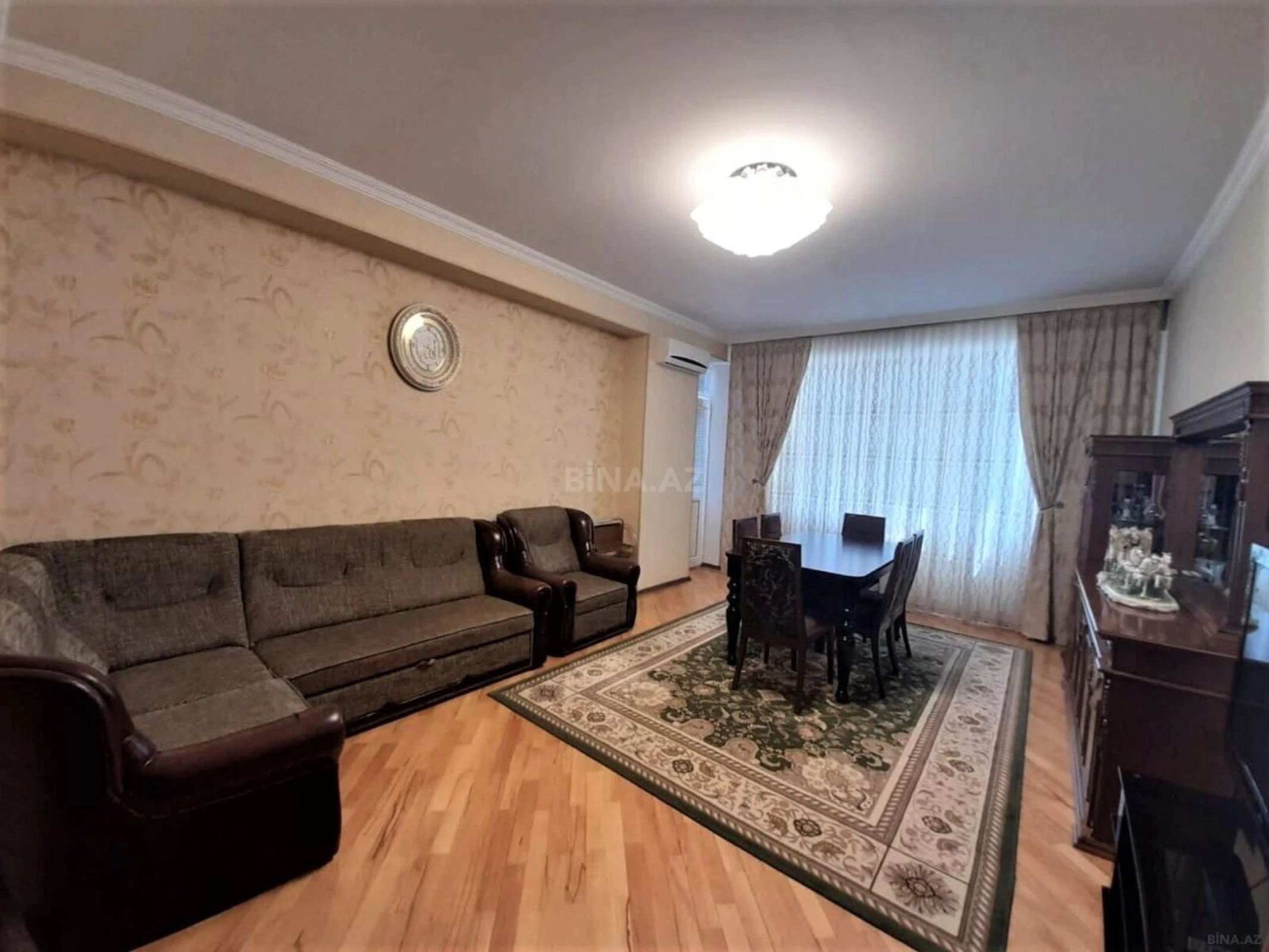 Satılır 3 otaqlı mənzil 121 m²