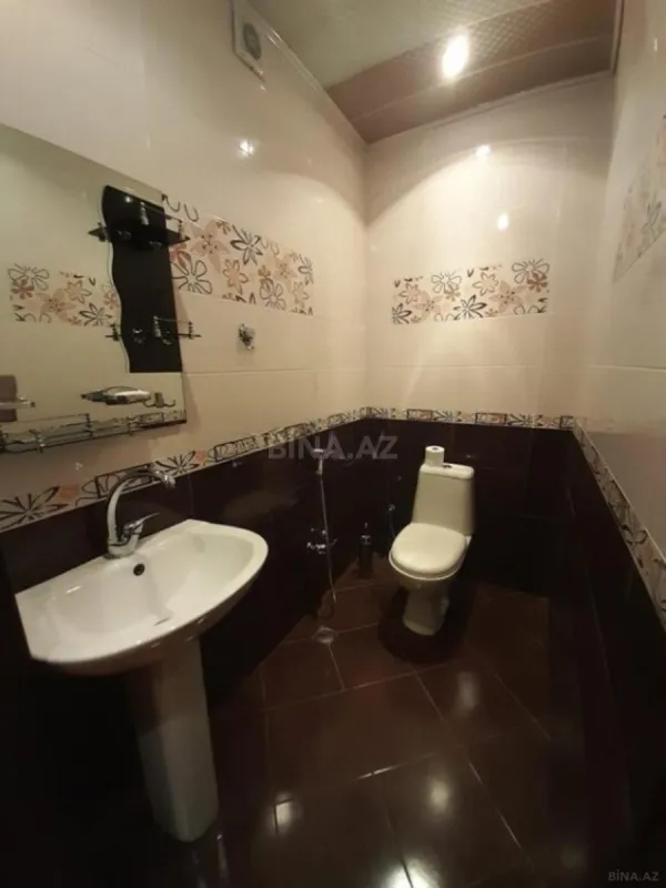 Satılır 3 otaqlı mənzil 121 m²