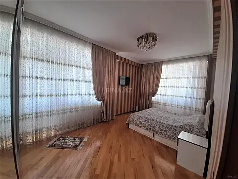 Satılır 3 otaqlı mənzil 121 m²