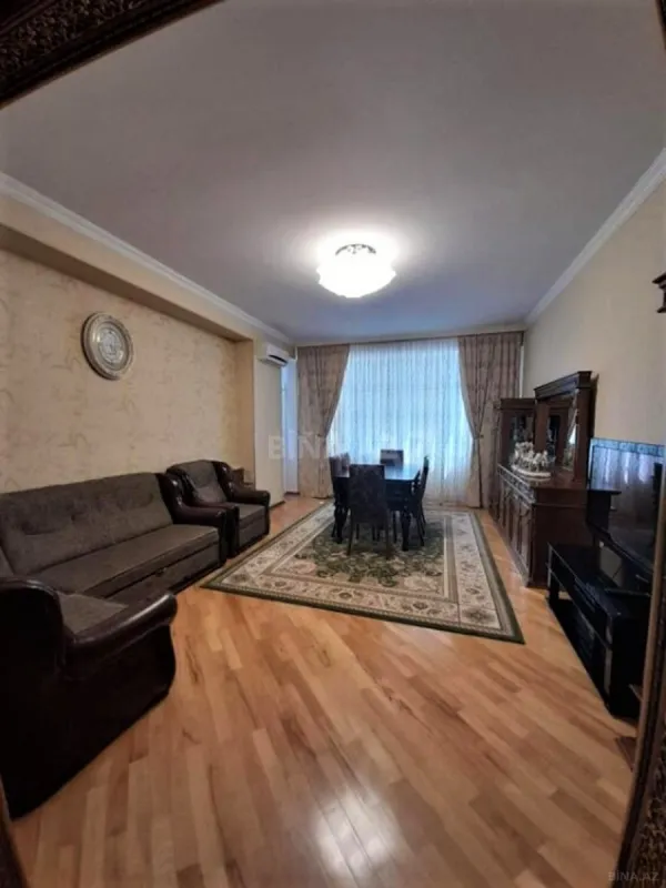 Satılır 3 otaqlı mənzil 121 m²