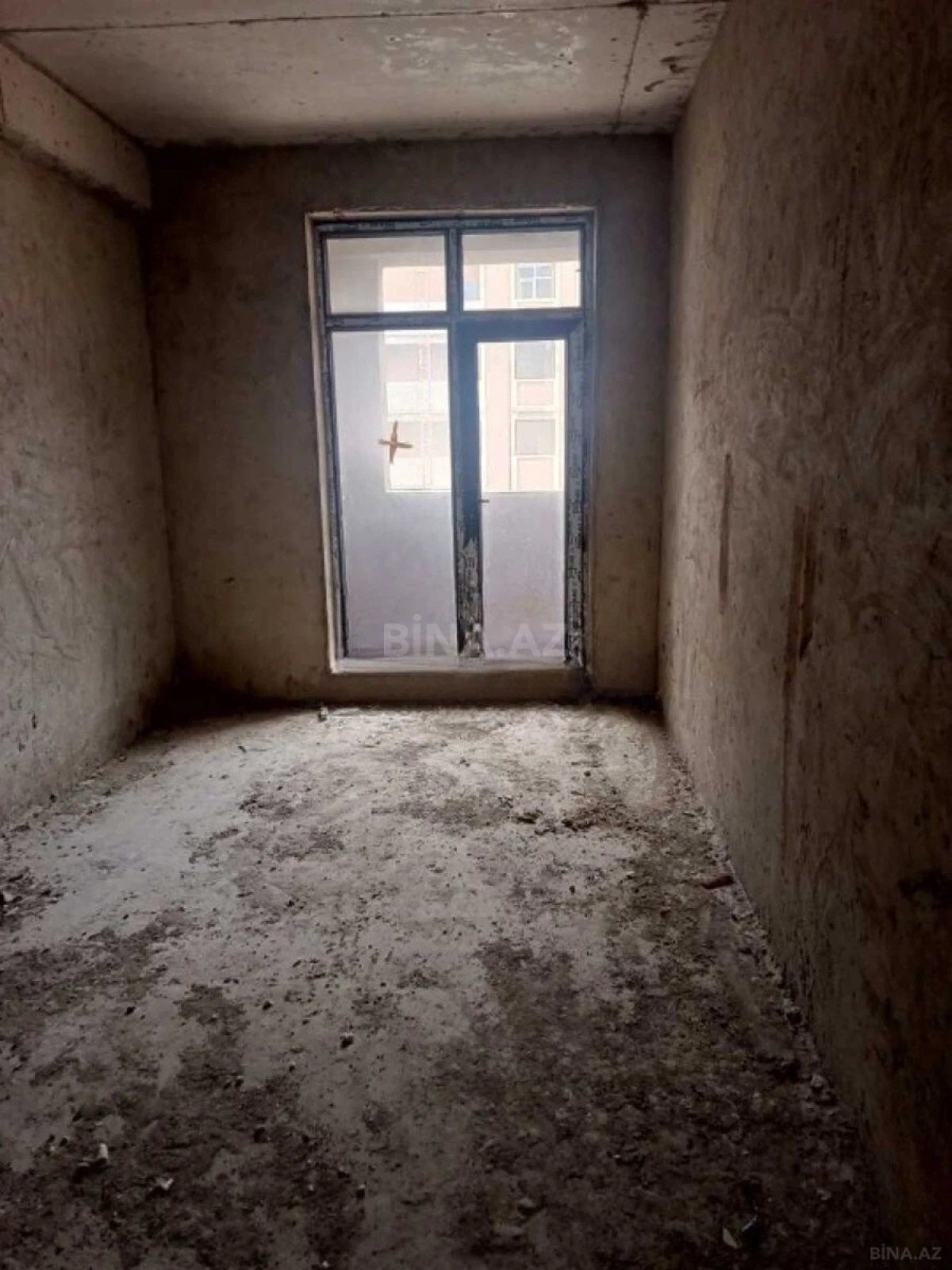 Satılır 3 otaqlı mənzil 131 m²