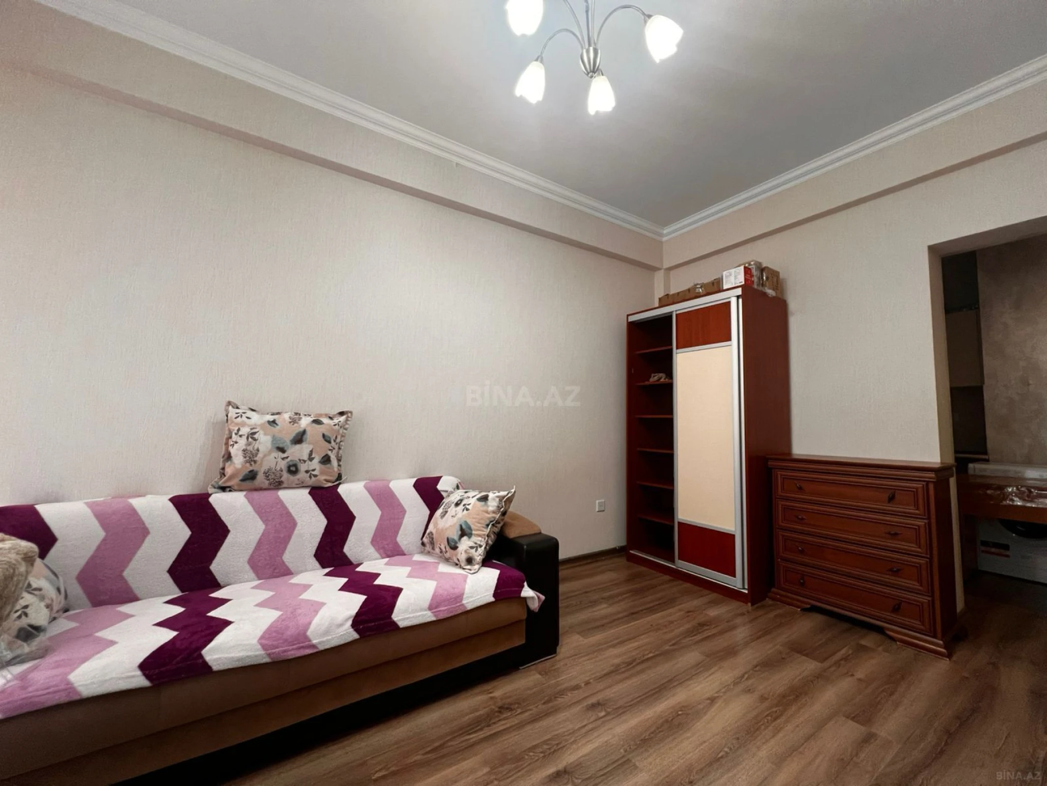 Kirayə verilir 2 otaqlı mənzil 50 m²