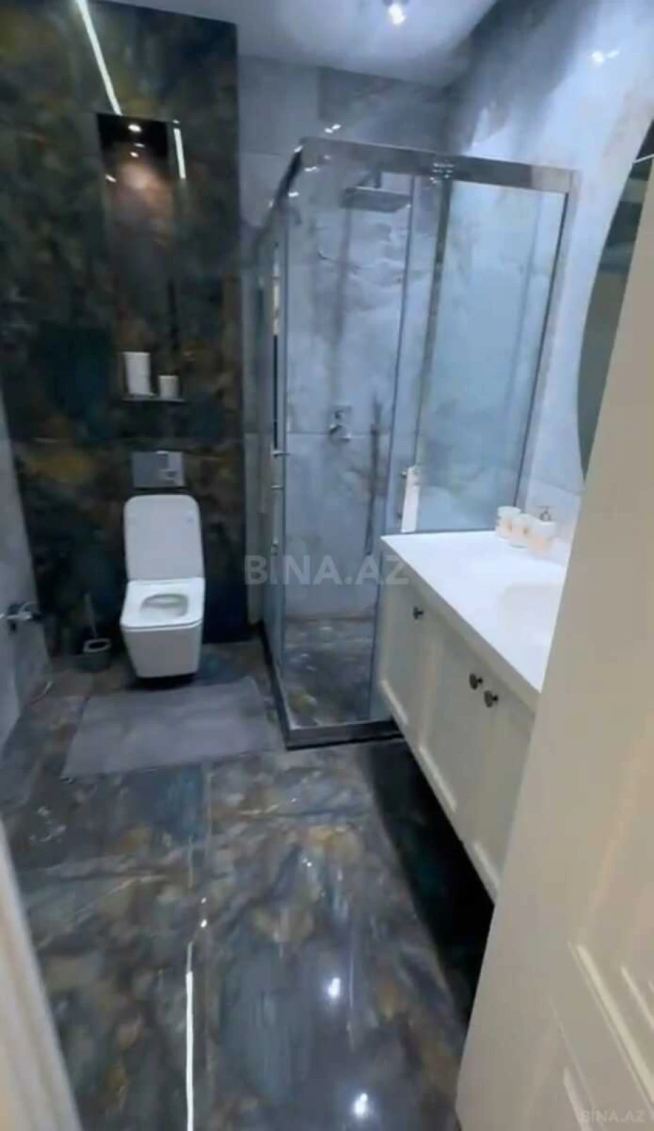 Kirayə verilir 2 otaqlı mənzil 62 m²