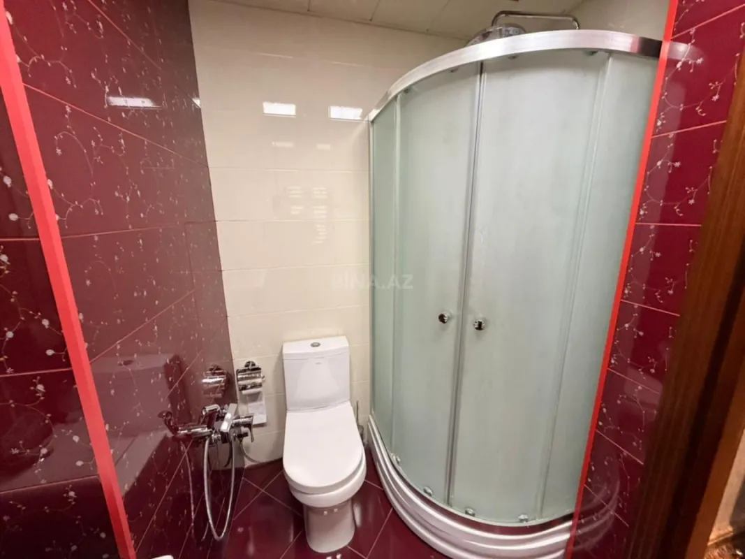 Satılır 4 otaqlı mənzil 170 m²