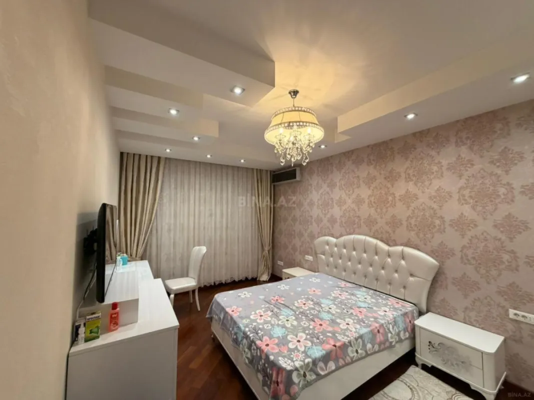 Satılır 4 otaqlı mənzil 170 m²