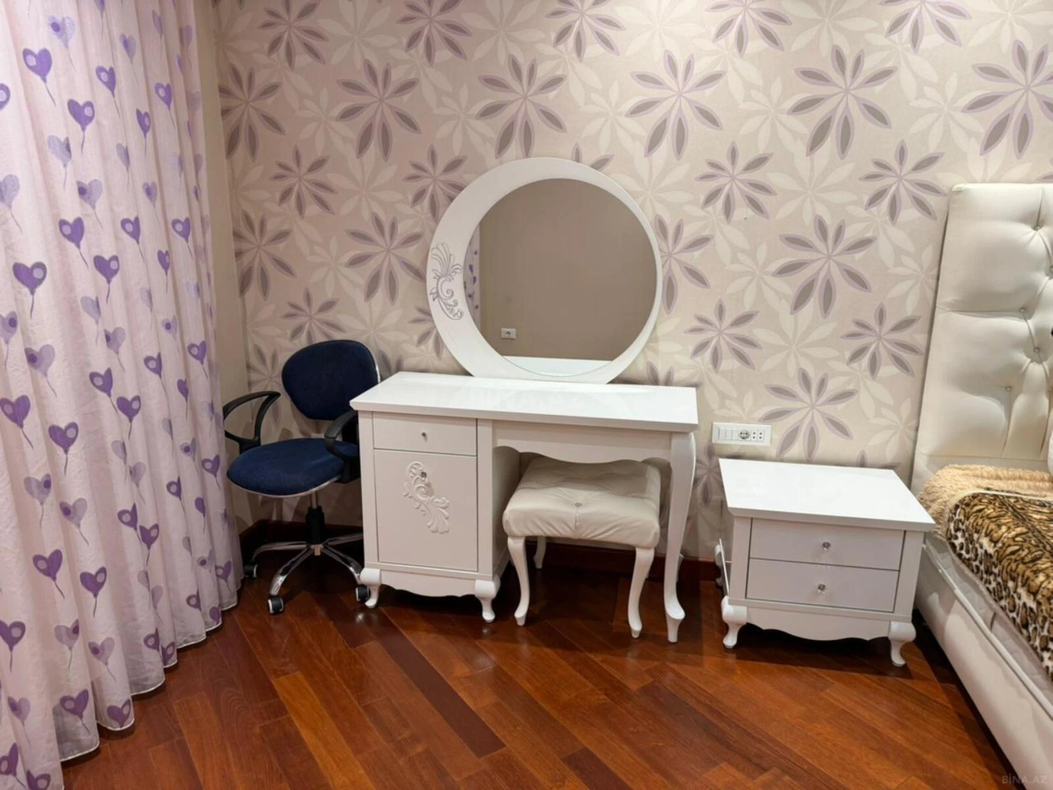 Satılır 4 otaqlı mənzil 170 m²