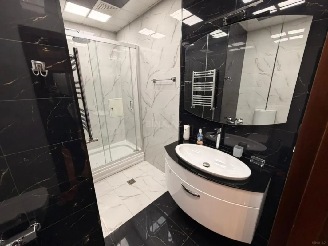 Satılır 4 otaqlı mənzil 170 m²