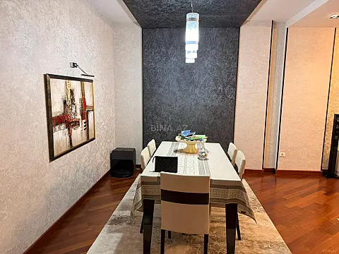 Satılır 4 otaqlı mənzil 170 m²