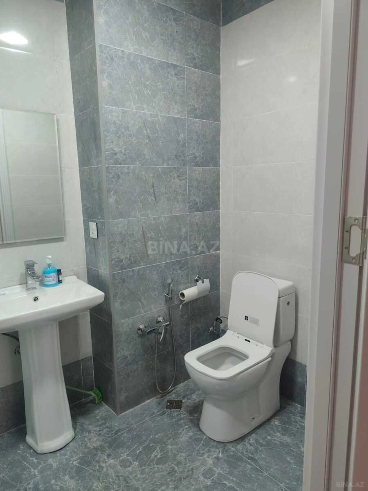 Kirayə verilir 2 otaqlı mənzil 68 m²