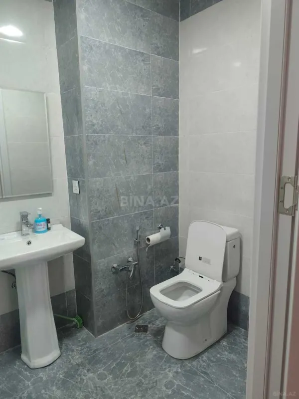 Kirayə verilir 2 otaqlı mənzil 68 m²