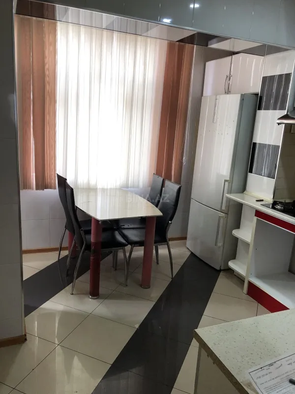 Kirayə verilir 3 otaqlı mənzil 85 m²