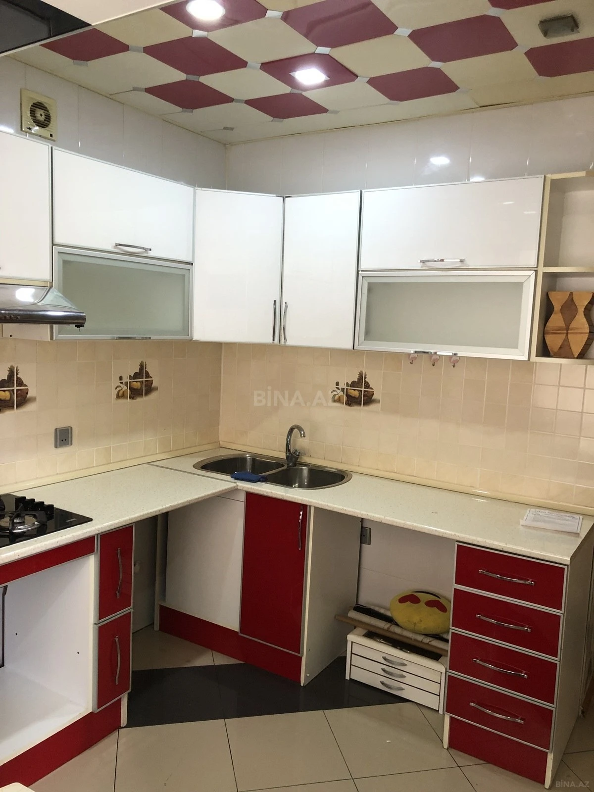 Kirayə verilir 3 otaqlı mənzil 85 m²