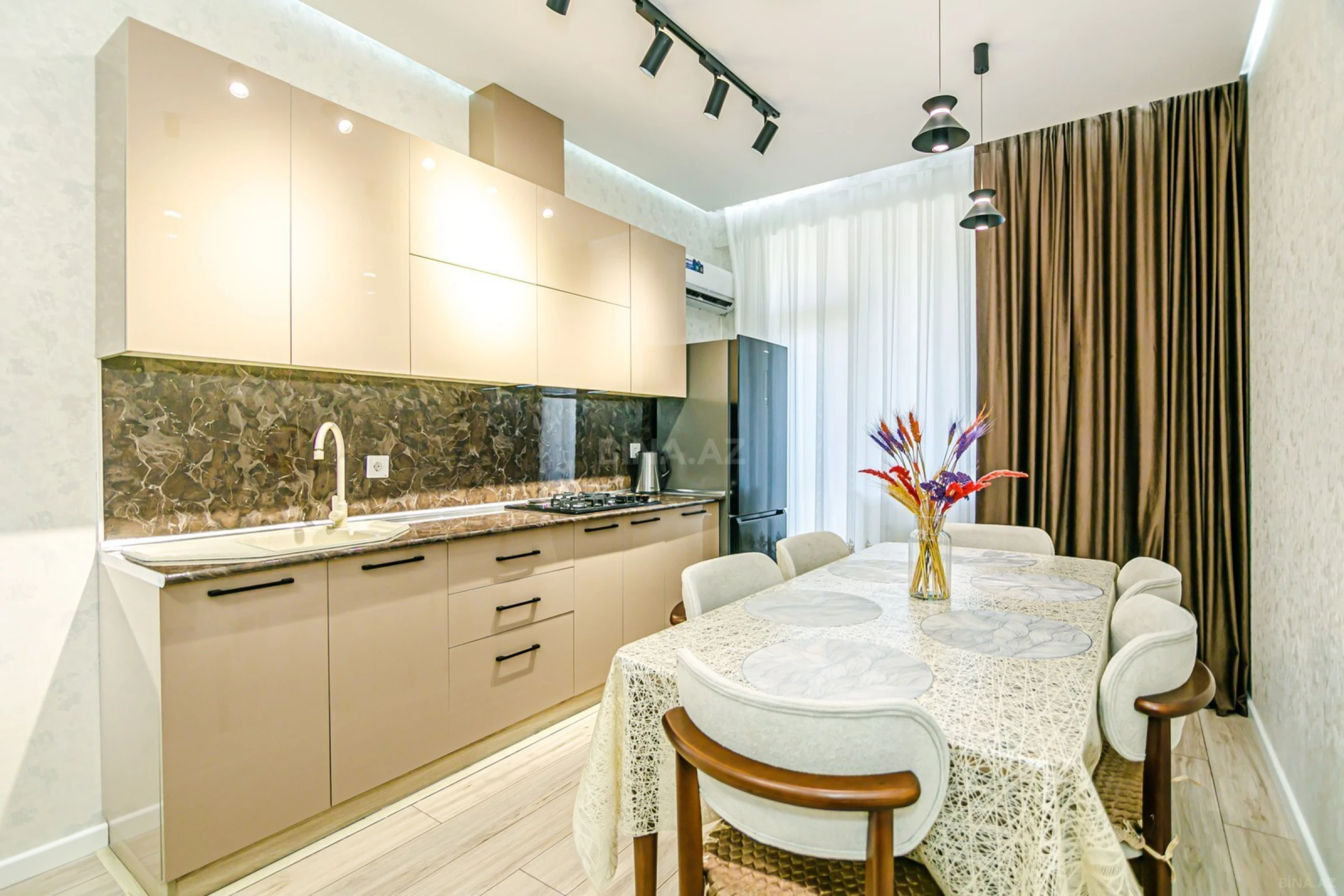 Kirayə verilir 3 otaqlı mənzil 100 m²