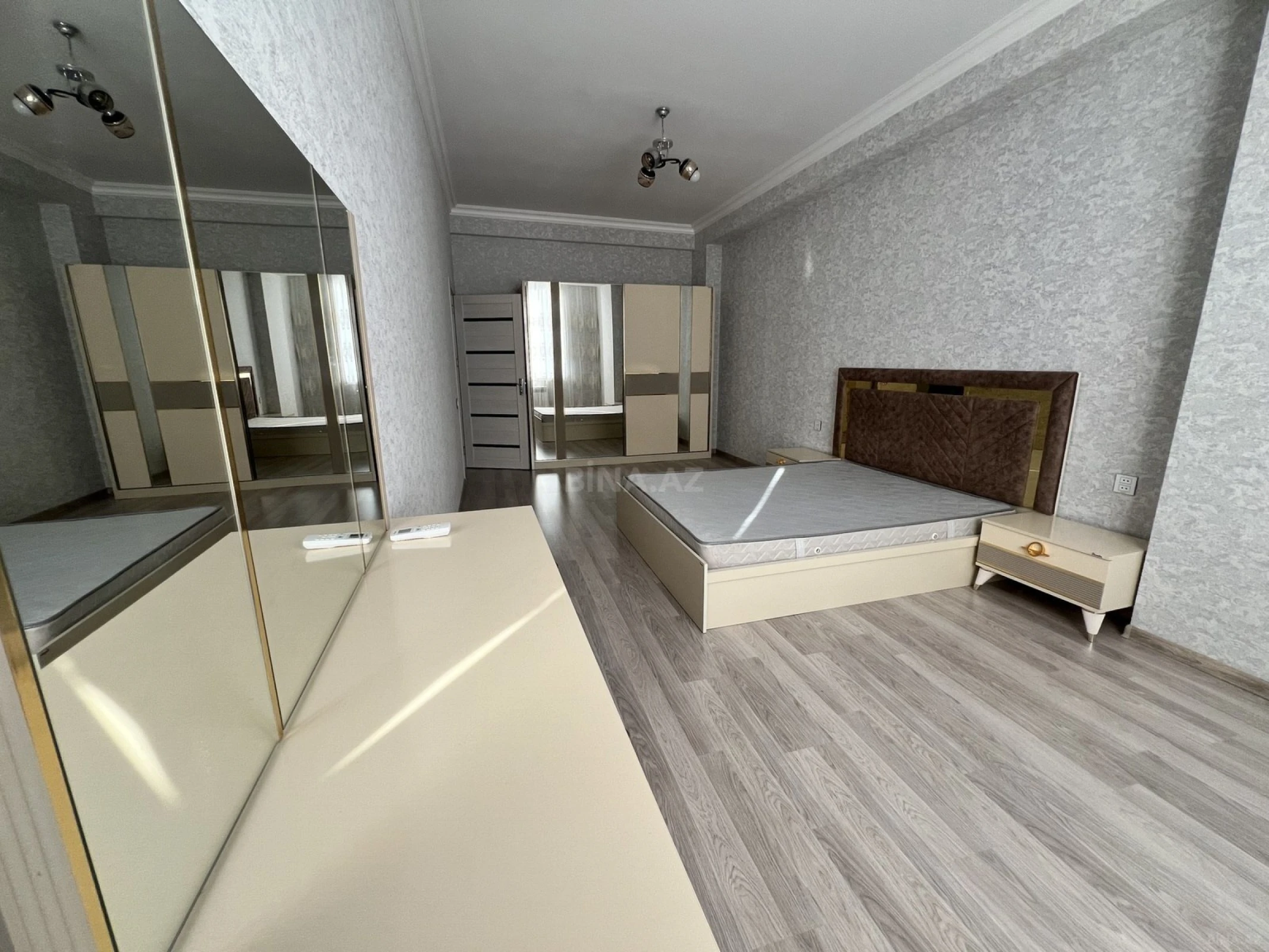 Kirayə verilir 3 otaqlı mənzil 120 m²