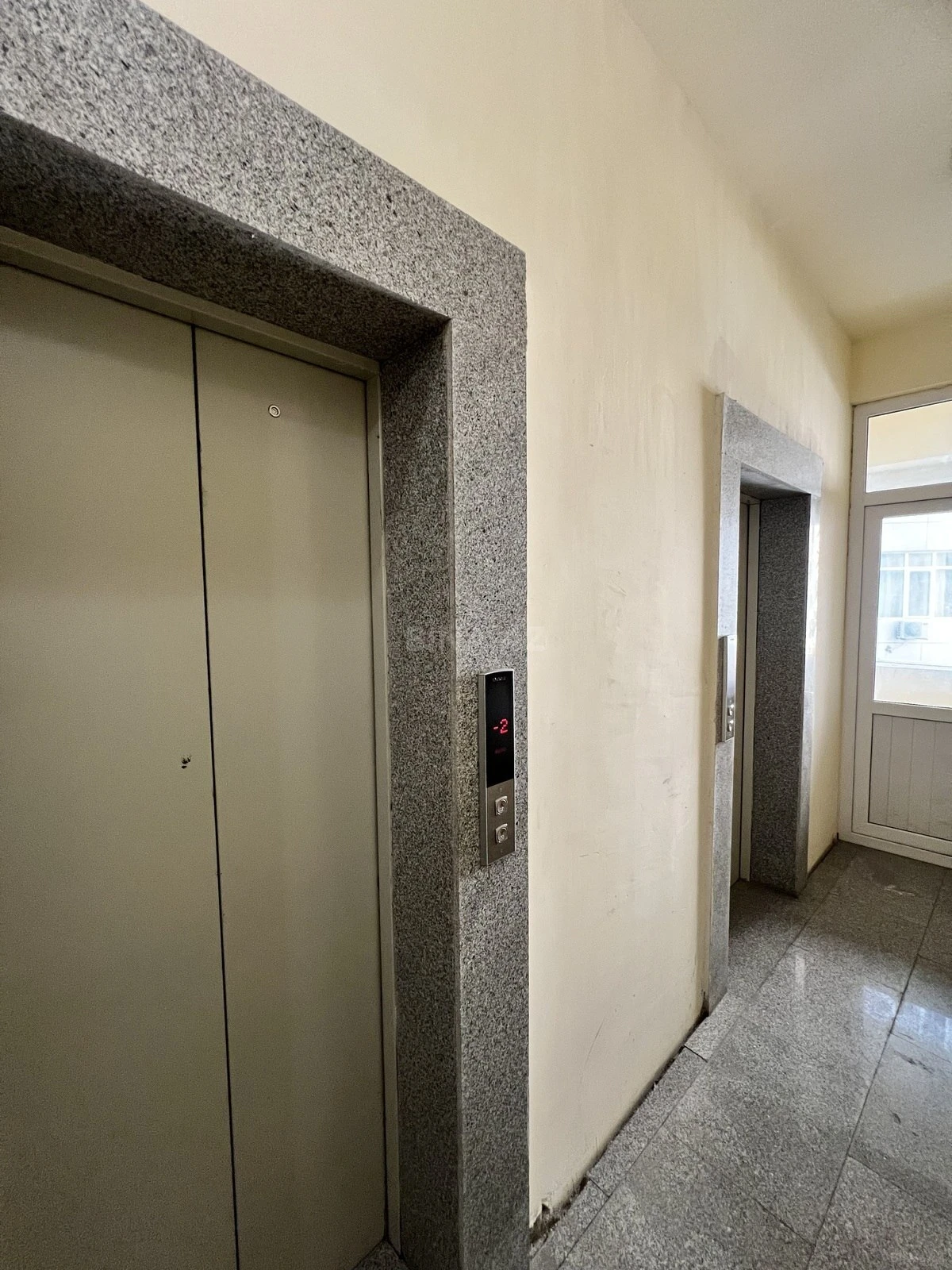 Kirayə verilir 3 otaqlı mənzil 120 m²