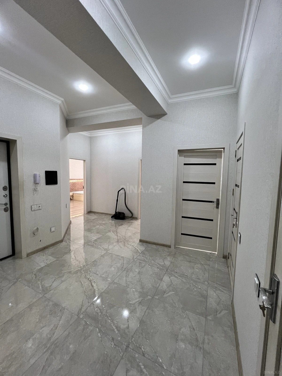 Kirayə verilir 3 otaqlı mənzil 120 m²