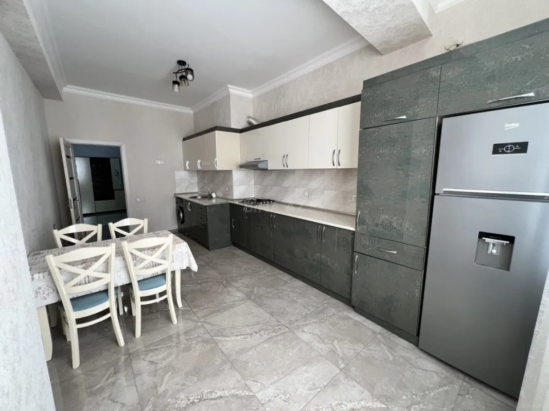 Kirayə verilir 3 otaqlı mənzil 120 m²