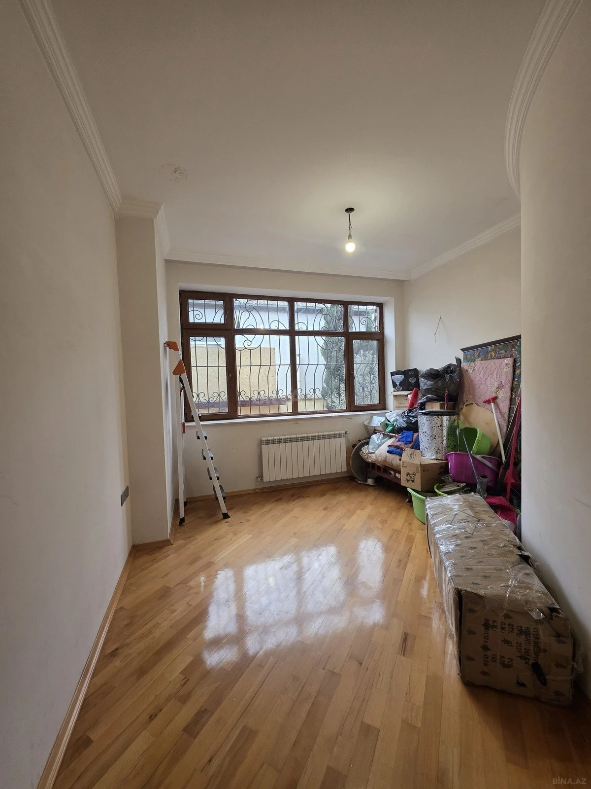Satılır 7 otaqlı həyət evi 300 m²