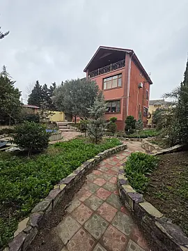 Satılır 7 otaqlı həyət evi 300 m²