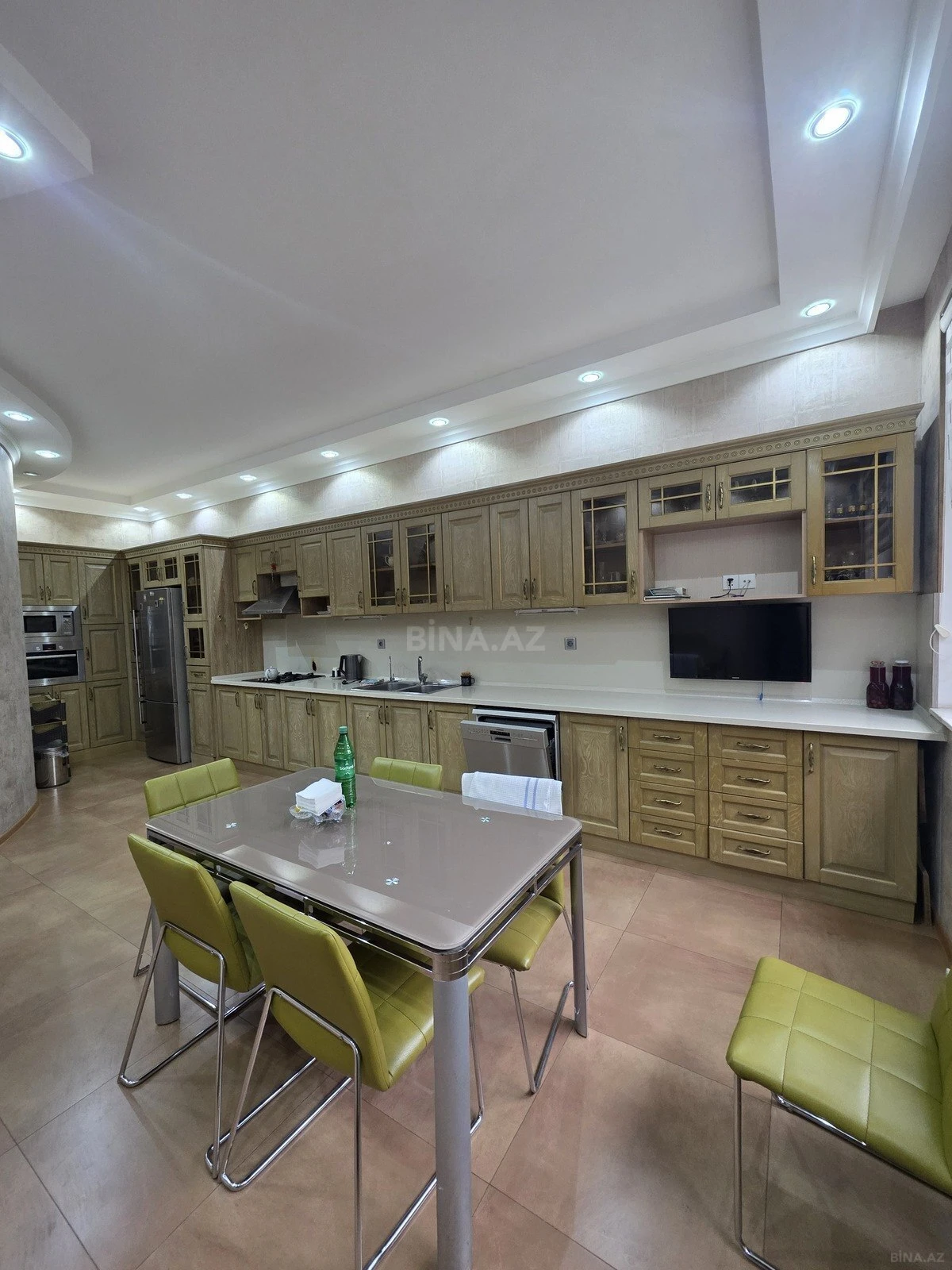 Satılır 7 otaqlı həyət evi 300 m²