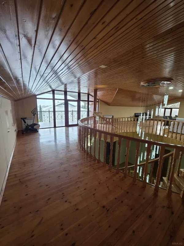 Satılır 7 otaqlı həyət evi 300 m²