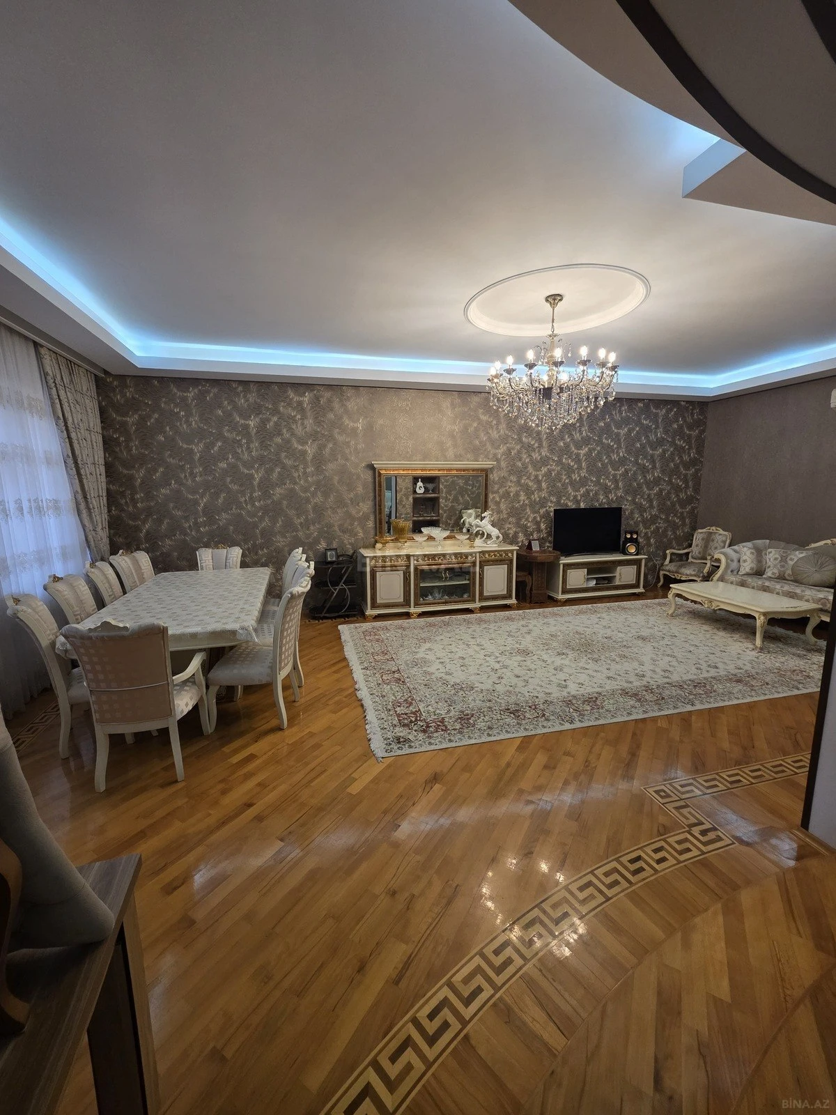 Satılır 7 otaqlı həyət evi 300 m²