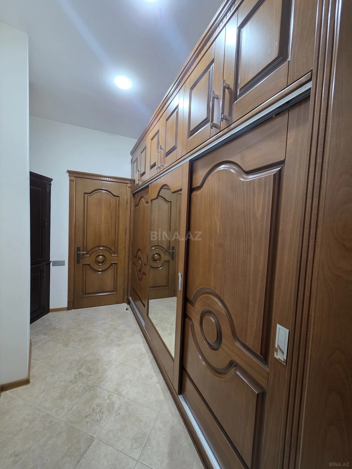 Satılır 7 otaqlı həyət evi 300 m²