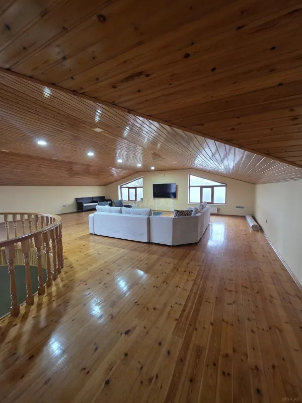 Satılır 7 otaqlı həyət evi 300 m²