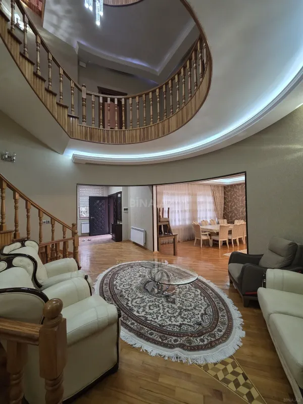 Satılır 7 otaqlı həyət evi 300 m²