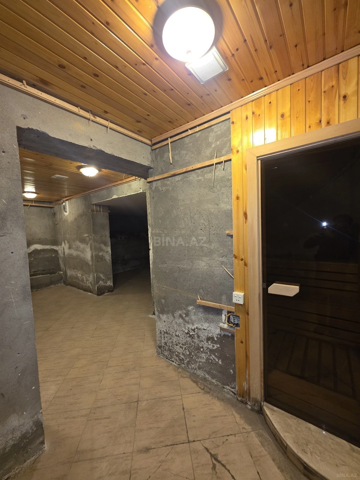 Satılır 7 otaqlı həyət evi 300 m²