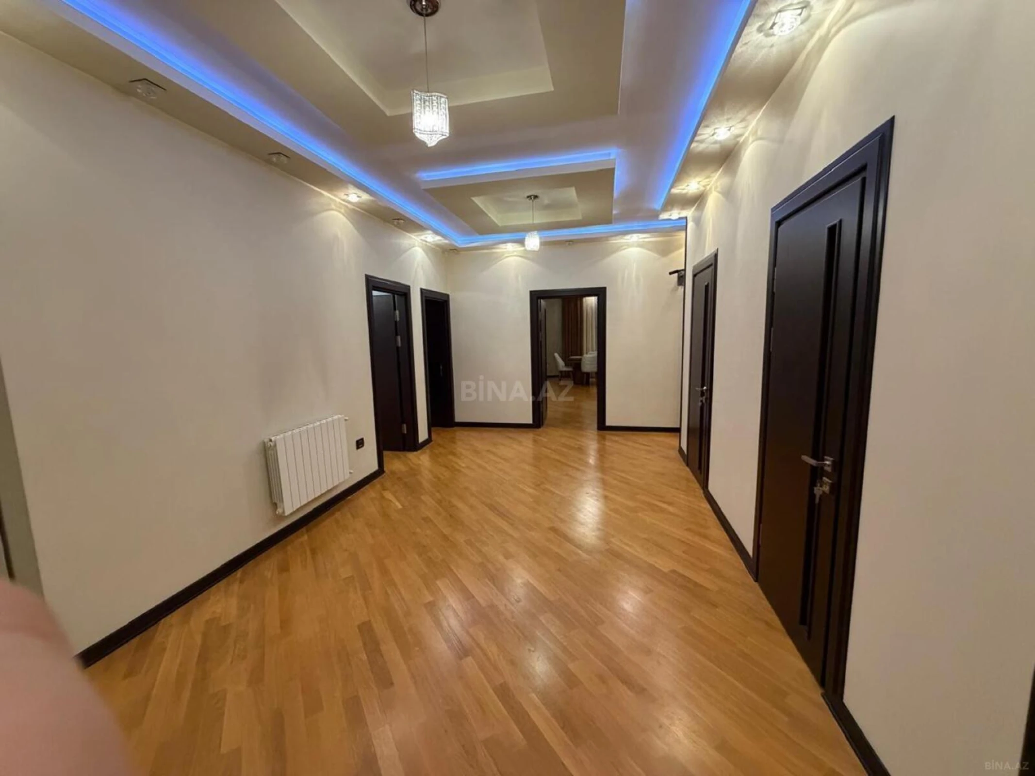 Kirayə verilir 4 otaqlı mənzil 130 m²