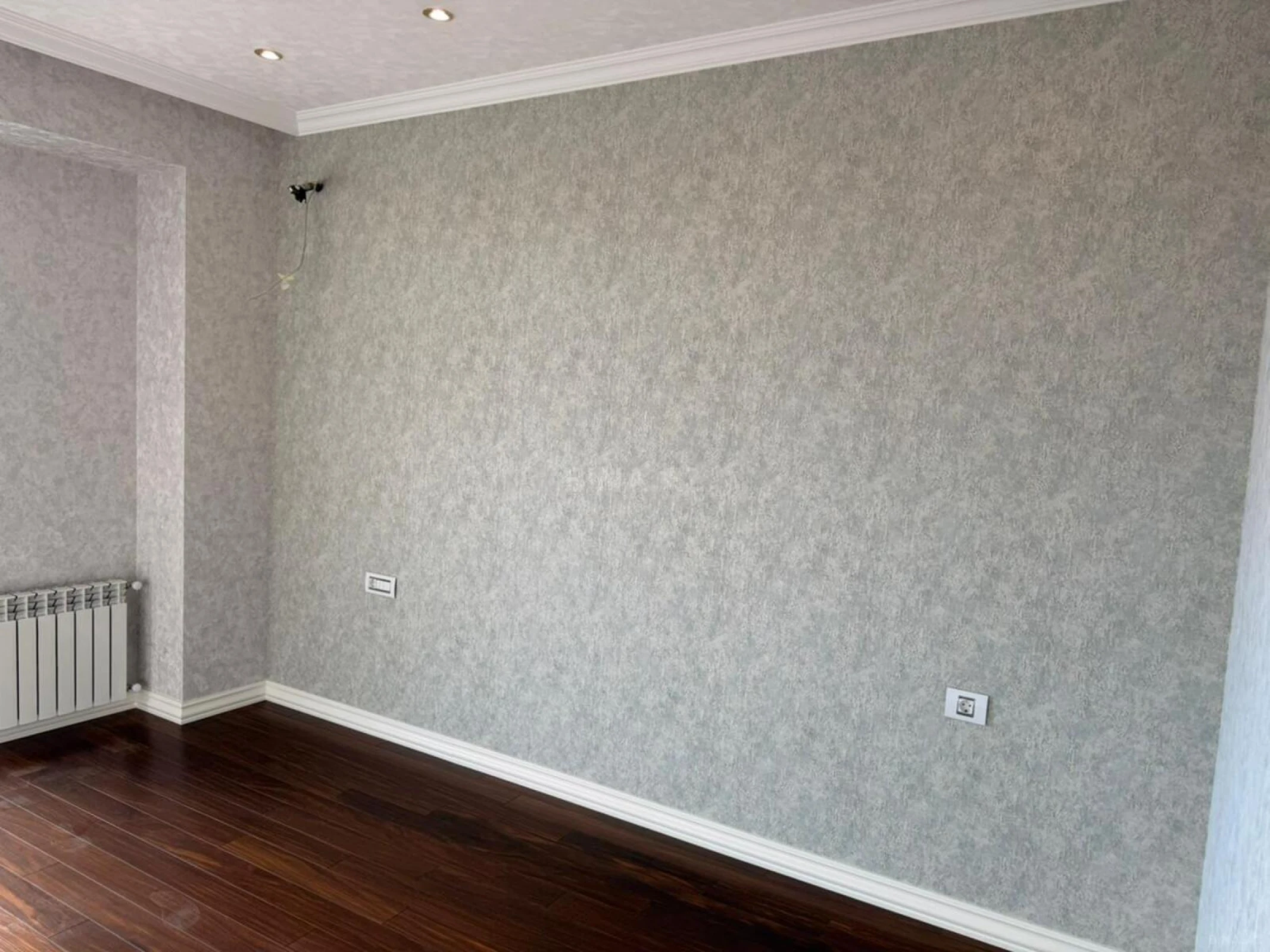 Satılır 4 otaqlı mənzil 170 m²