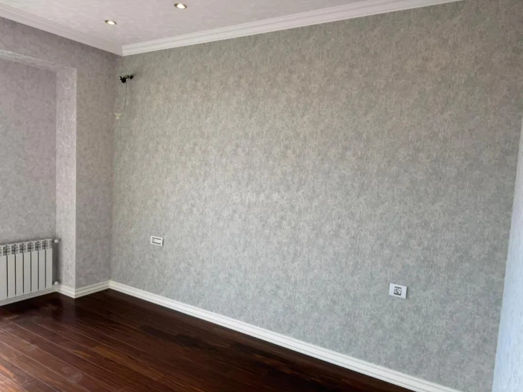 Satılır 4 otaqlı mənzil 170 m²
