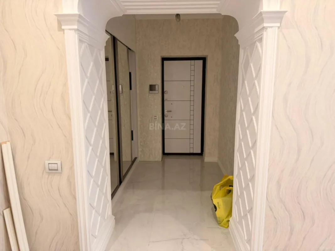 Satılır 4 otaqlı mənzil 170 m²