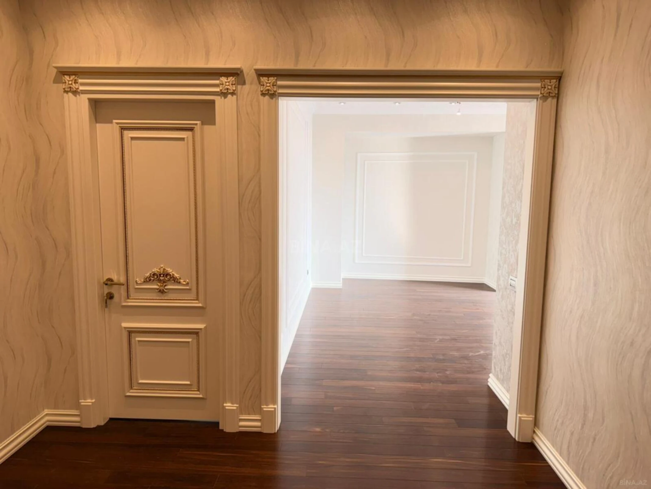 Satılır 4 otaqlı mənzil 170 m²