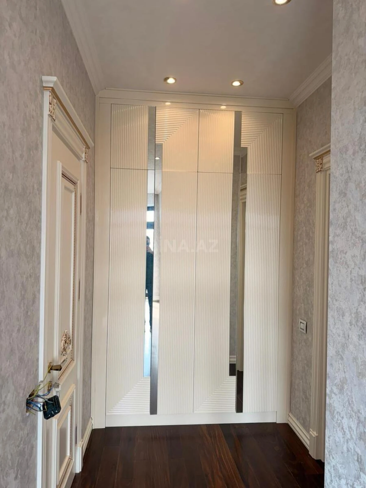 Satılır 4 otaqlı mənzil 170 m²