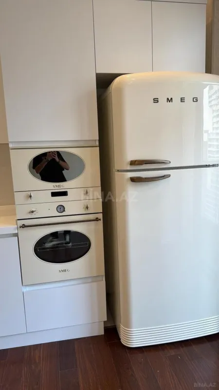 Satılır 4 otaqlı mənzil 170 m²