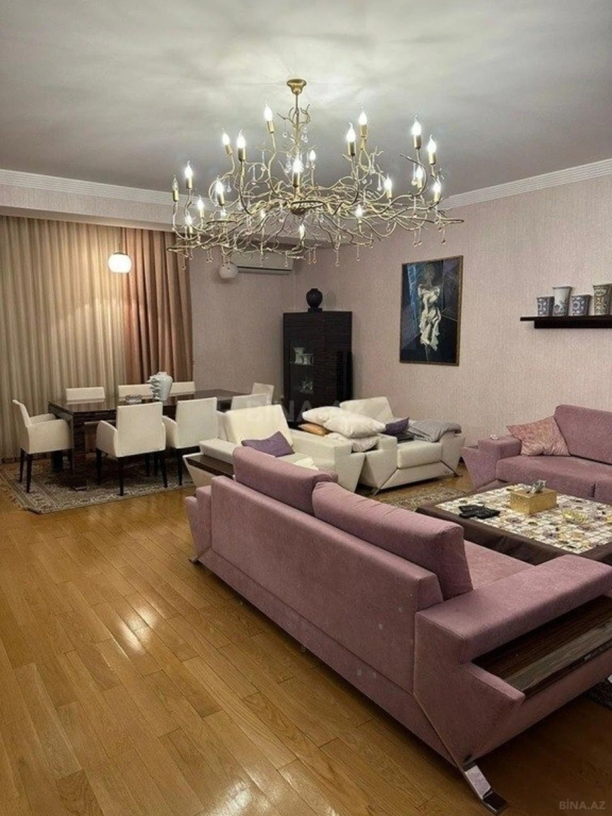 Satılır 3 otaqlı mənzil 190 m²