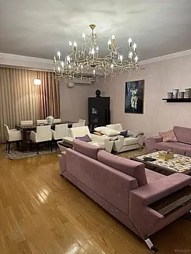 Satılır 3 otaqlı mənzil 190 m² — Bakı, İnşaatçılar 3 otaq 190.00 m²
