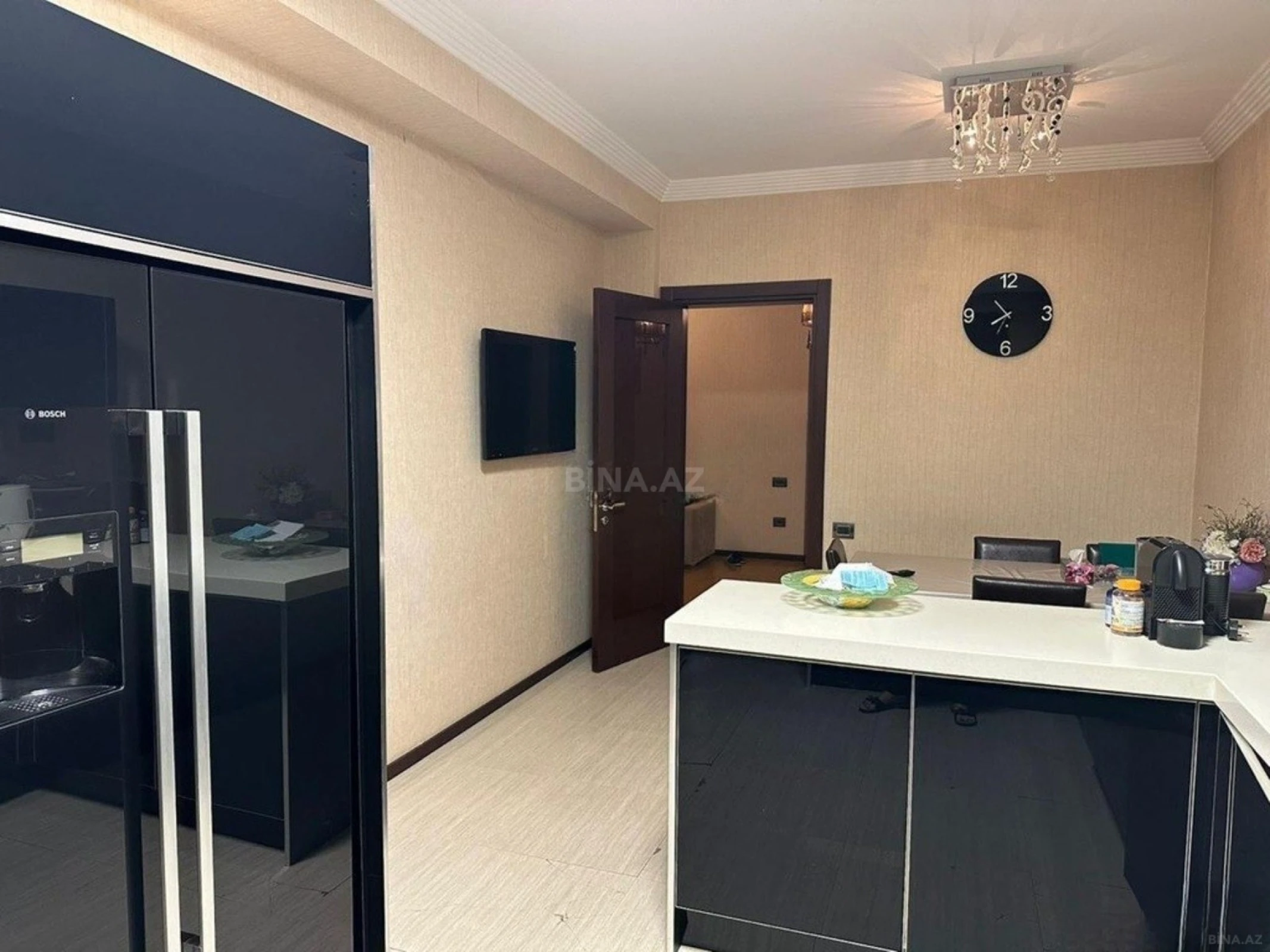 Satılır 3 otaqlı mənzil 190 m²