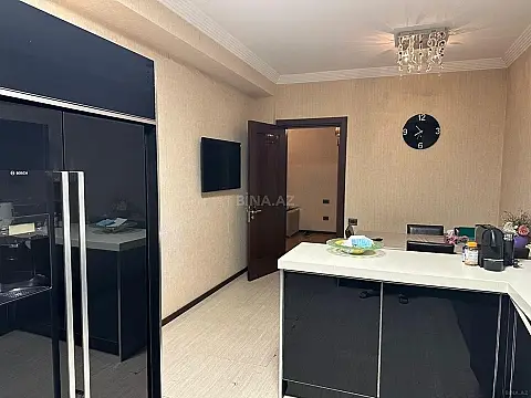 Satılır 3 otaqlı mənzil 190 m²