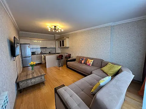 Kirayə verilir 2 otaqlı mənzil 60 m²